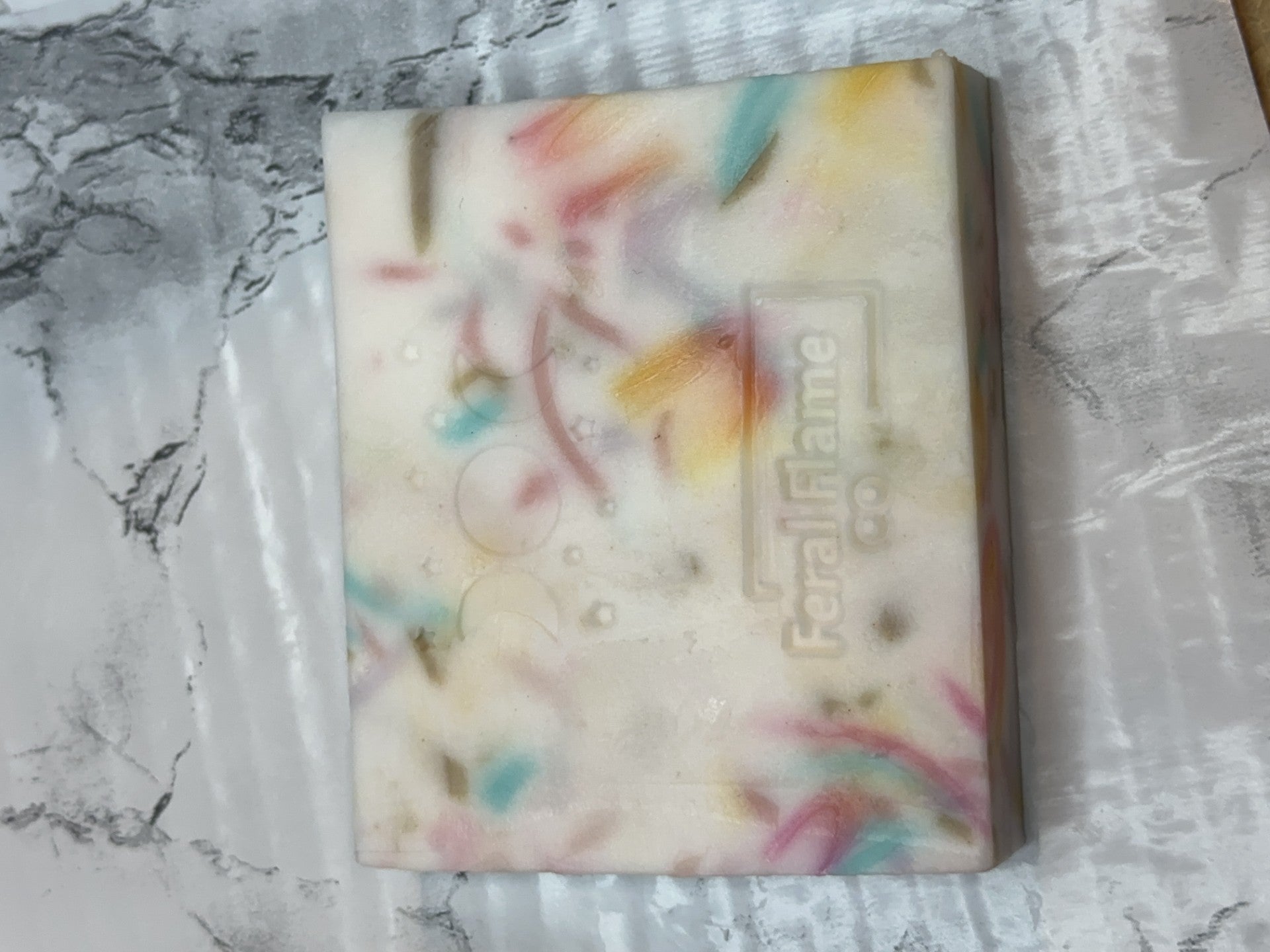 Goat's Milk Confetti Bar - White Nectarine & Pink Coral