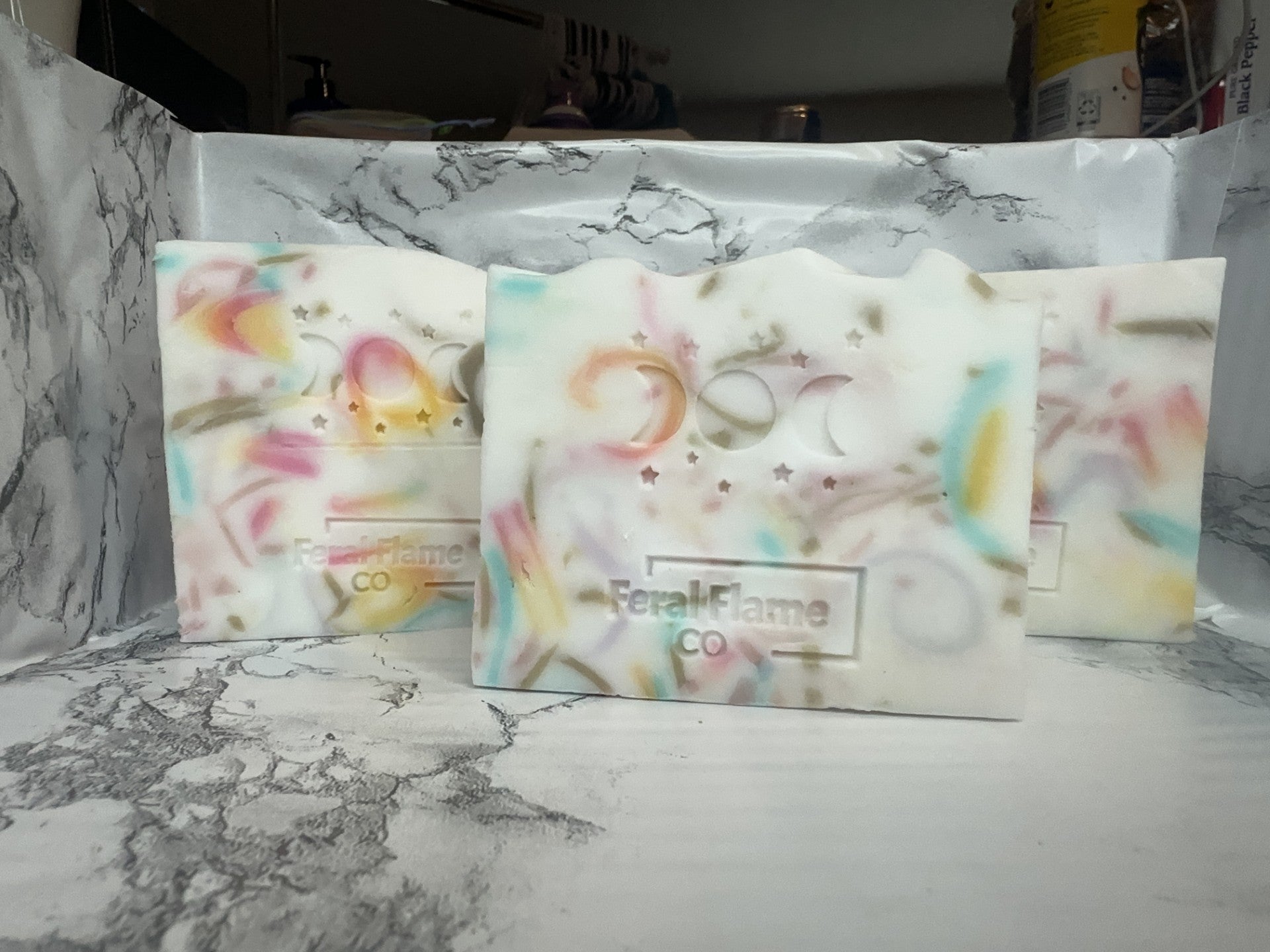 Goat's Milk Confetti Bar - White Nectarine & Pink Coral